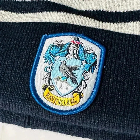 Harry Potter Beanie Ravenclaw Winter Hat Warm Wizardry - New Tags - Unisex Teen - Picture 1 of 5